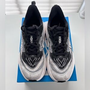 WOMAN HOKA SKYFLOW